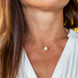 Collier et sa perle d'eau douce blanche