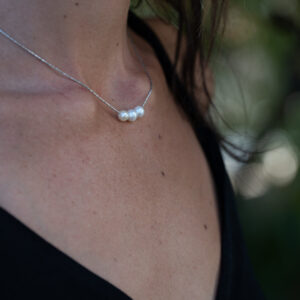 Collier femme et son dégradé de perles d'eau douce dégradé blanc