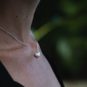 Collier femme et son dégradé de perles d'eau douce dégradé blanc