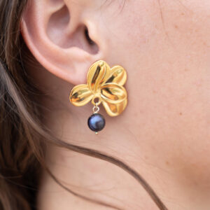 Clous d'oreilles Fleurs et ses perles d'eau - noir