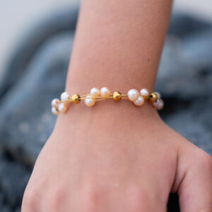 Bracelet tressé et ses perles d'eau douce - rose