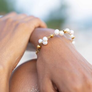Bracelet tressé et ses perles d'eau douce - Blanc