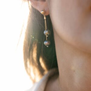 Clous d'oreilles cerises et ses perles d'eau douce - Noire
